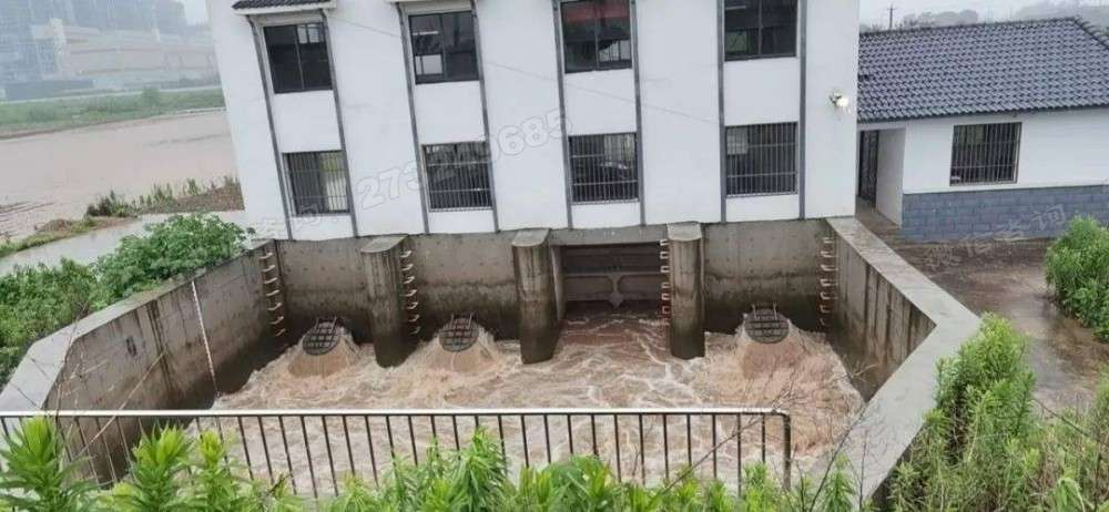 湖滨三孔排涝涵闸闸门