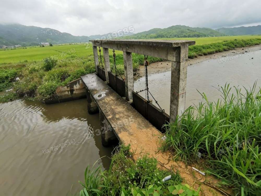 河边渠道调节闸